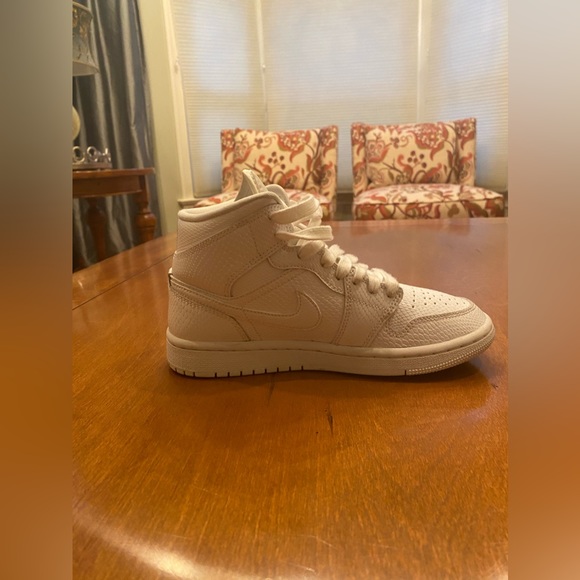 Air Jordan 1 Mid “White Snakeskin” - Picture 6 of 8